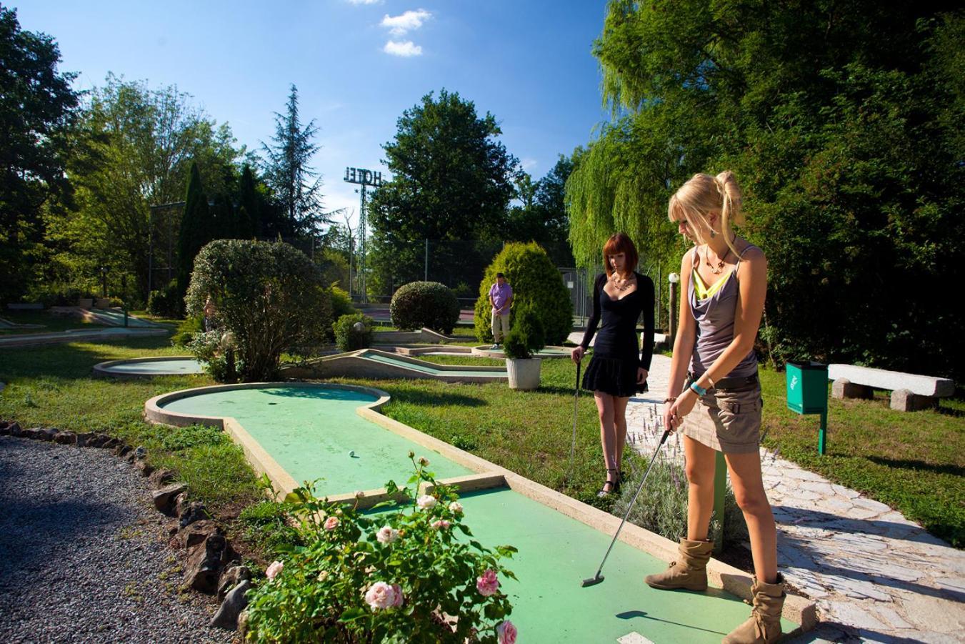 Logis Hotel - Restaurant - Spa - Le Relais De Farrou Villefranche-de-Rouergue Εξωτερικό φωτογραφία