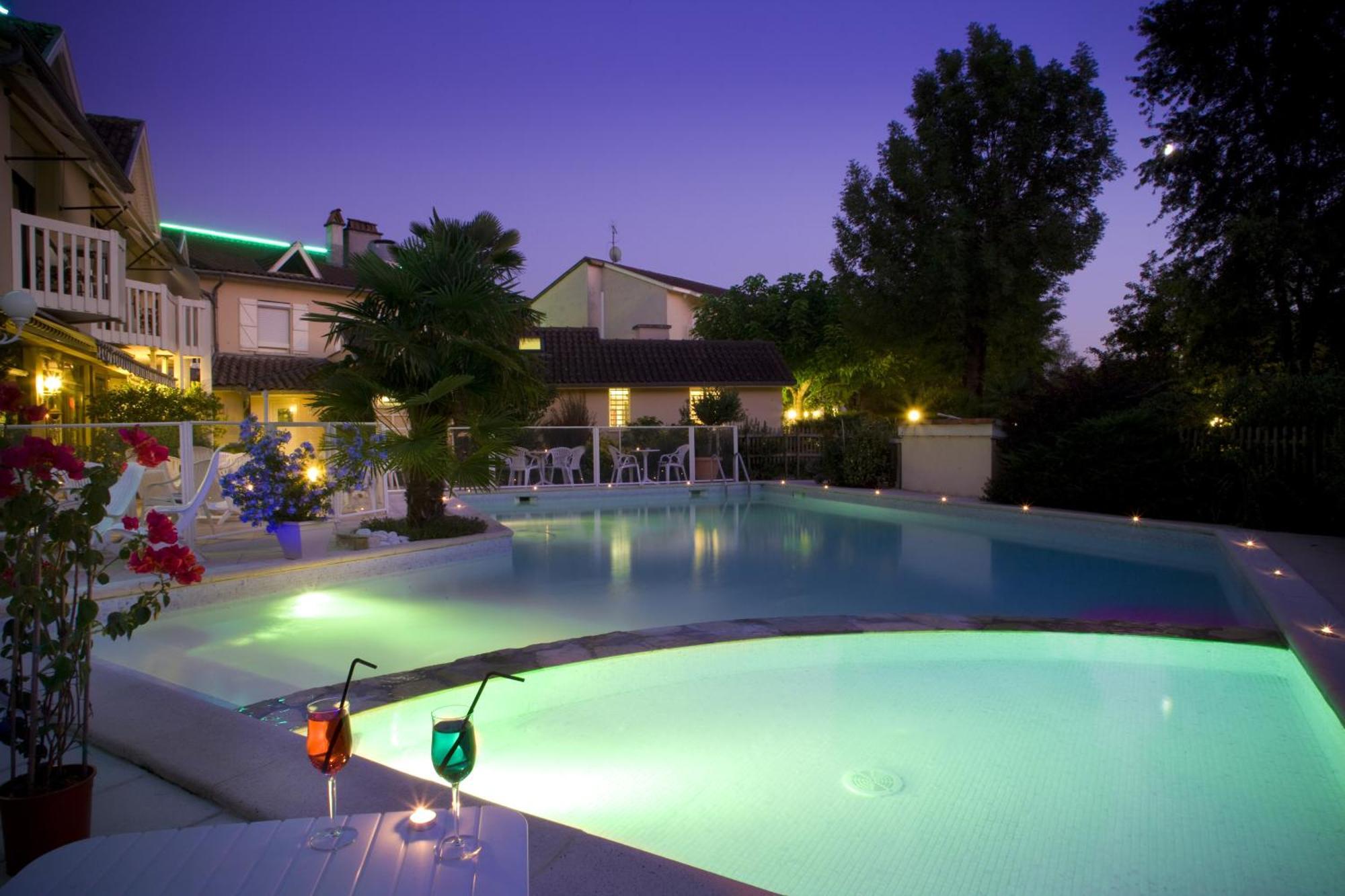Logis Hotel - Restaurant - Spa - Le Relais De Farrou Villefranche-de-Rouergue Εξωτερικό φωτογραφία