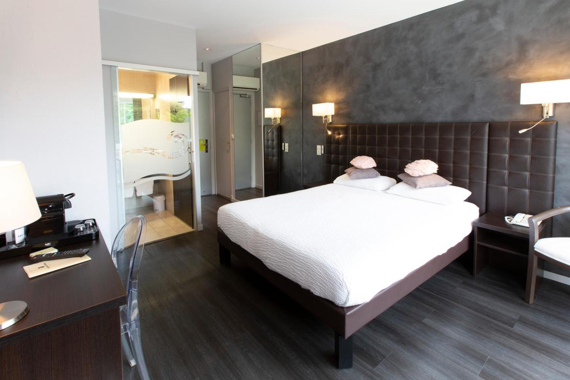 Logis Hotel - Restaurant - Spa - Le Relais De Farrou Villefranche-de-Rouergue Εξωτερικό φωτογραφία
